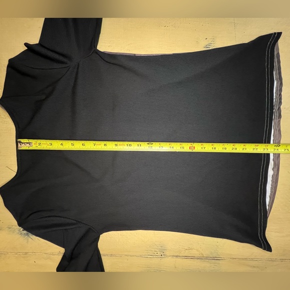 Griffin Print Blouse - Picture 7 of 9